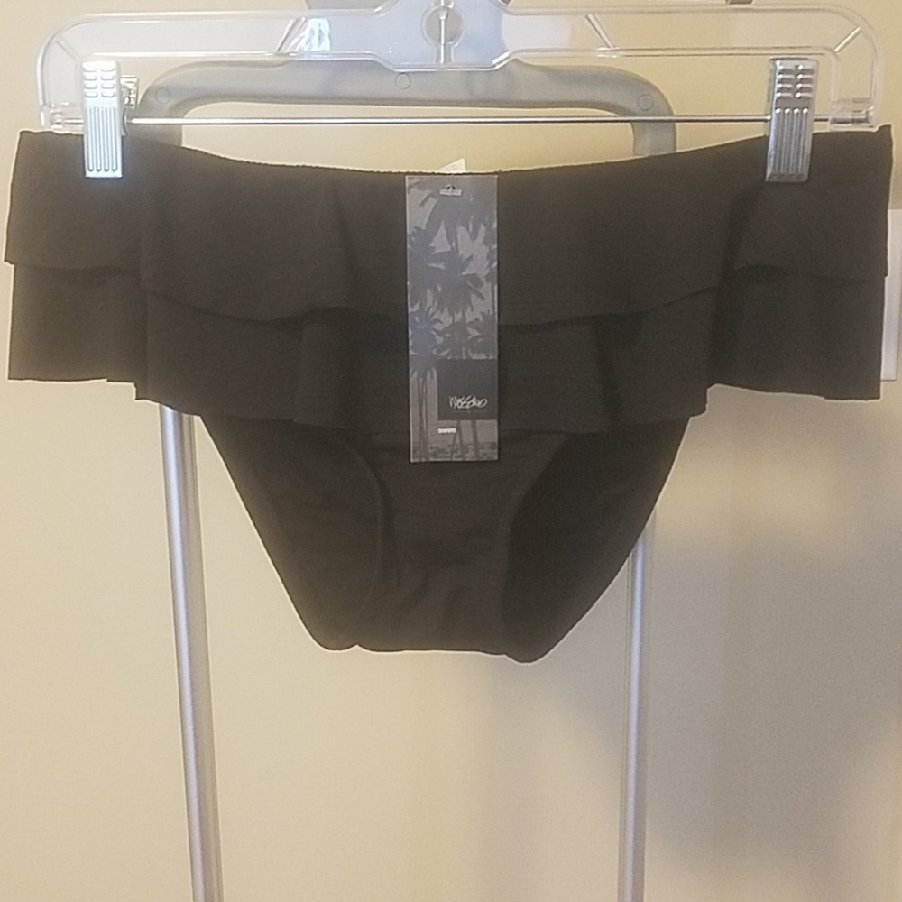 Mossimo Swim bottom with little skirt ruffle